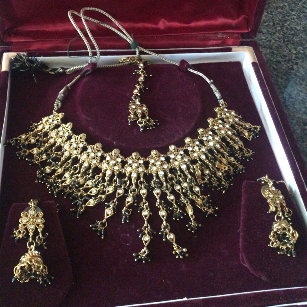Women Kewellery Kundan